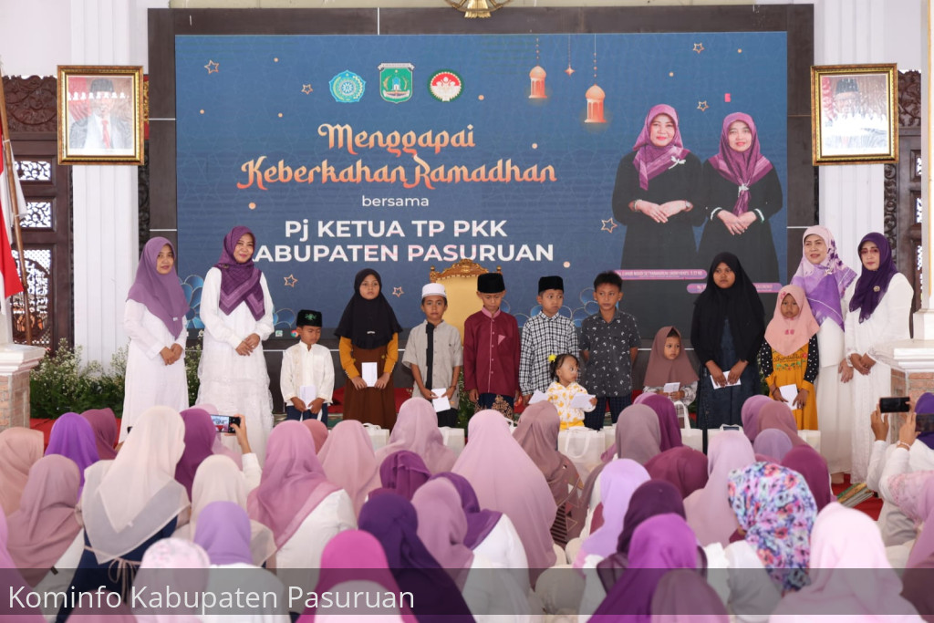 Gelar Tadarus. Pj Ketua TP PKK Luhur Andriyanto Ajak Ibu-Ibu Biasakan Baca Al Qur'an Setiap Hari