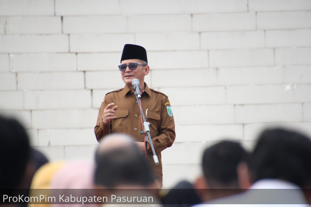 Perdana Pimpin Apel Pagi Bersama, Wakil Bupati Pasuruan Ajak Seluruh ASN Tingkatkan Etos Kerja dan Kekompakan