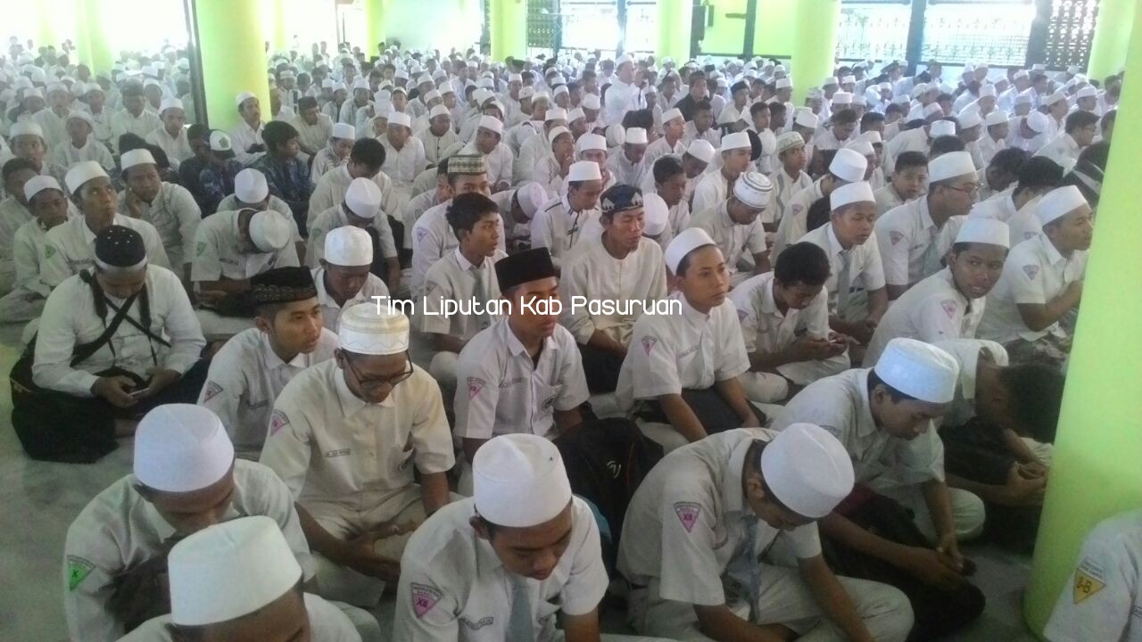 JELANG UNAS, RIBUAN PELAJAR MADRASAH GELAR DOA BERSAMA 