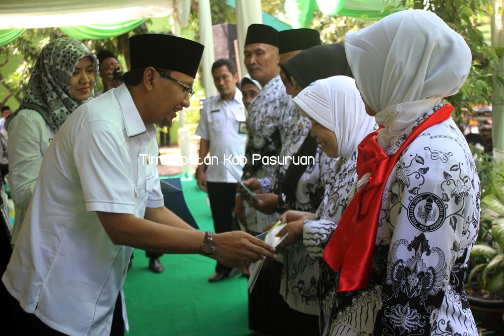 Halal Bihalal PGRI, Bupati Irsyad Akan Terus Perjuangkan Nasib Guru Sokwan dan Honorer