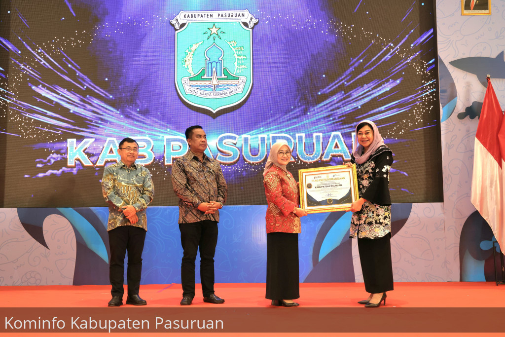 Peringatan Hari Ikan Nasional Jawa Timur Tahun 2024, Ketua Forikan dan Dinas Perikanan Kabupaten Pasuruan raih Beberapa Penghargaan