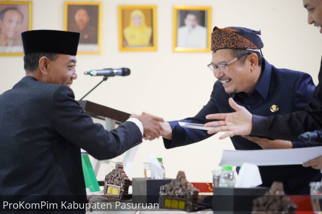 Pj. Bupati Andriyanto Sampaikan Lima Pokok Raperda Pertanggungjawaban APBD 2023 dan Raperda Non APBD 2024 Dalam Rapat Paripurna DPRD