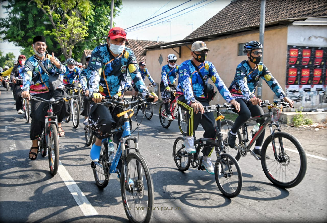 Bupati Irsyad Yusuf Pimpin Gowes Santri se-Pasuruan Raya