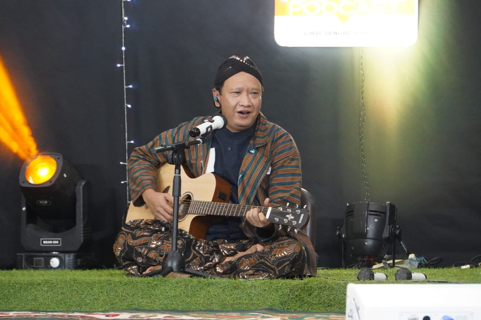 MAJESTIK. Cara Bupati Irsyad Yusuf Ajak Masyarakat Syiar Agama Melalui Sholawat Akustik 