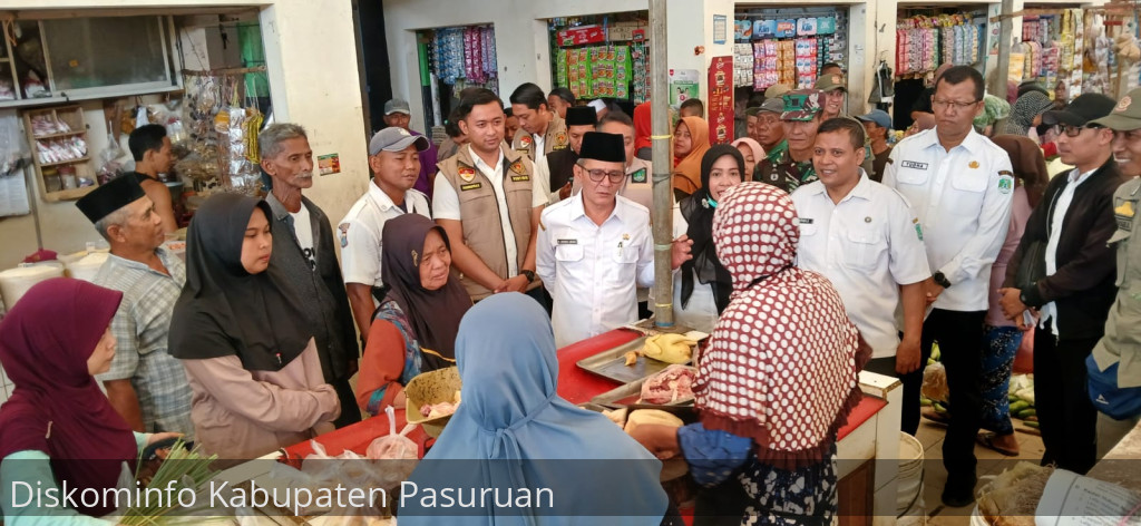 Pastikan Stok Sembako Aman. Wabup Shobih Asrori Sidak Pasar