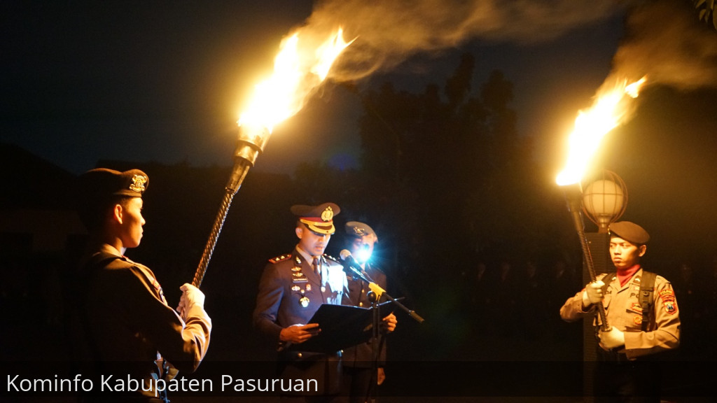 Nyalakan Obor dan Lilin, Syahdunya Apel Kehormatan dan Renungan Suci di TMP Bangil