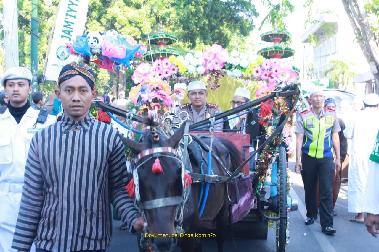Ratusan Jamaah Aswaja Ikuti Pawai Taaruf Keliling Bangil