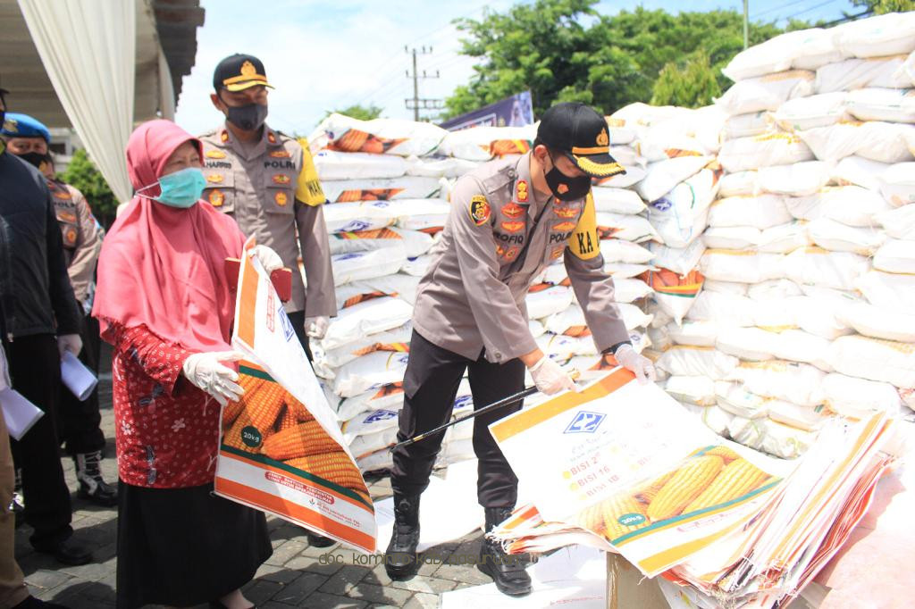 Polres Pasuruan Tangkap Sindikat Pemalsu Benih Jagung Beromzet Milyaran Rupiah