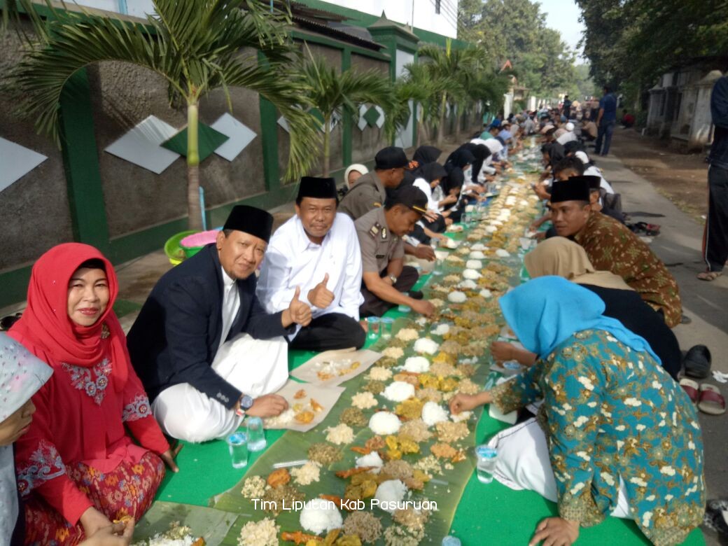 Bupati Irsyad Yusuf Sarapan Pagi Bareng Warga Grati