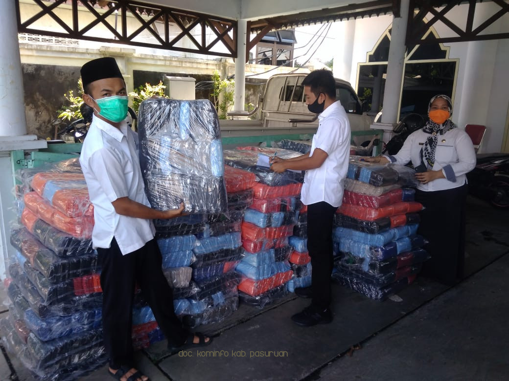 Hari Kedua, 242.297 Masker Telah Didistribusikan ke Kecamatan Gempol