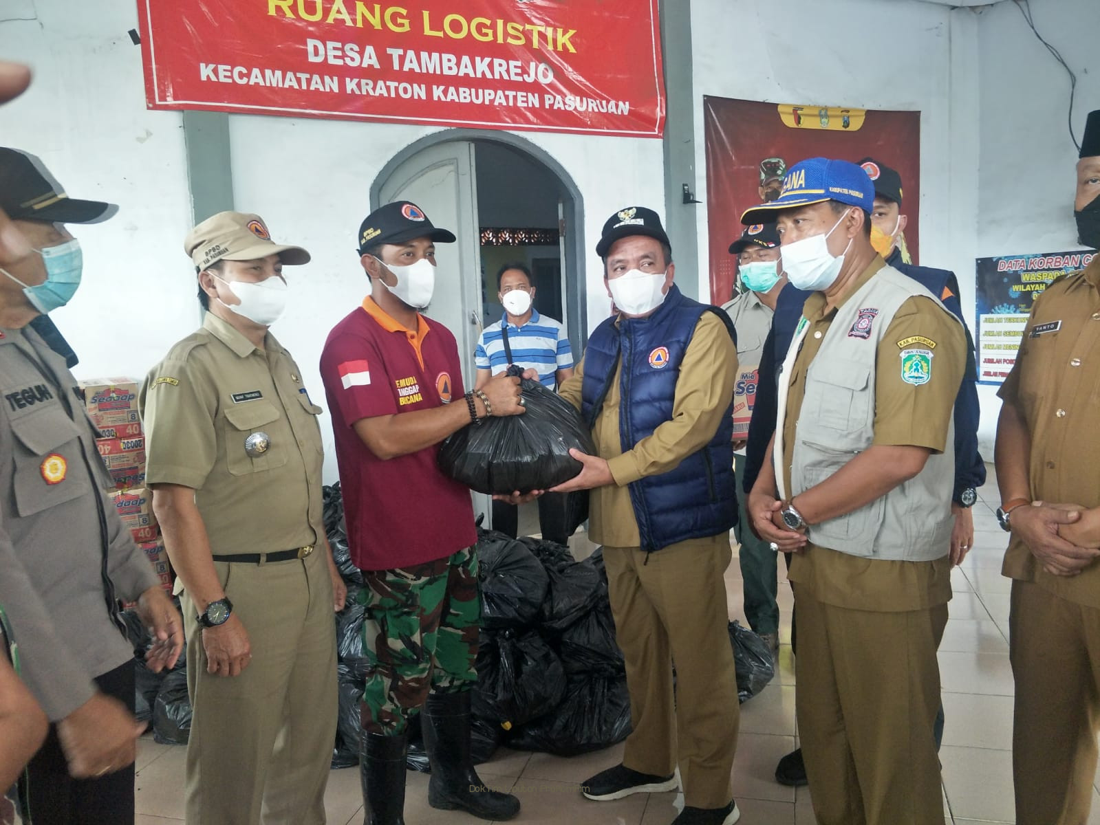 Pemkab Pasuruan Distribusikan Bantuan Sembako dan Mie Instant Bagi Warga Terdampak Banjir