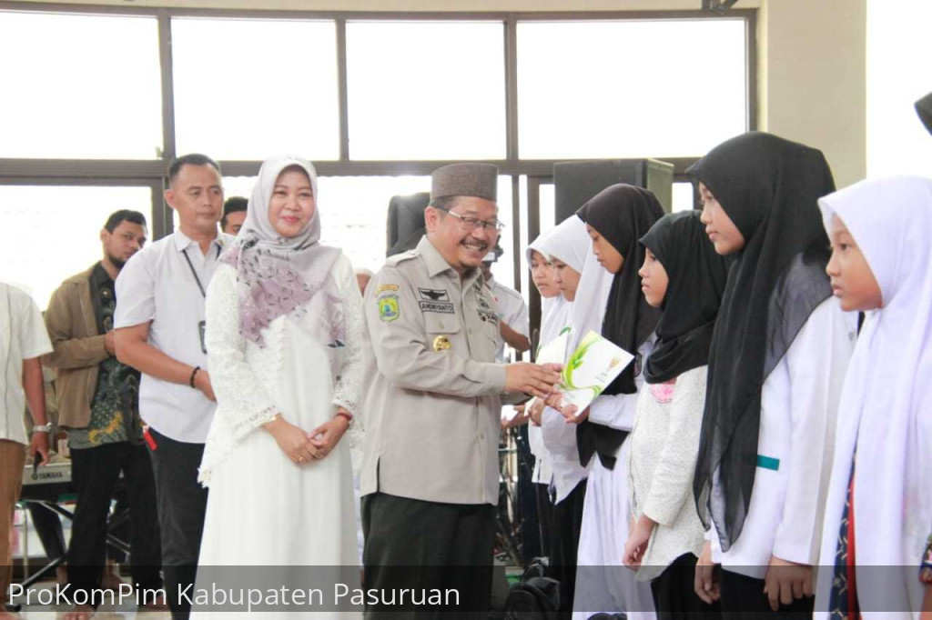 Semarak Ramadhan dan Penyerahan Santunan 1.000 Anak Yatim, Pj. Bupati Andriyanto Sampaikan Peningkatan ZIS Pemkab Pasuruan Kepada BAZNAS