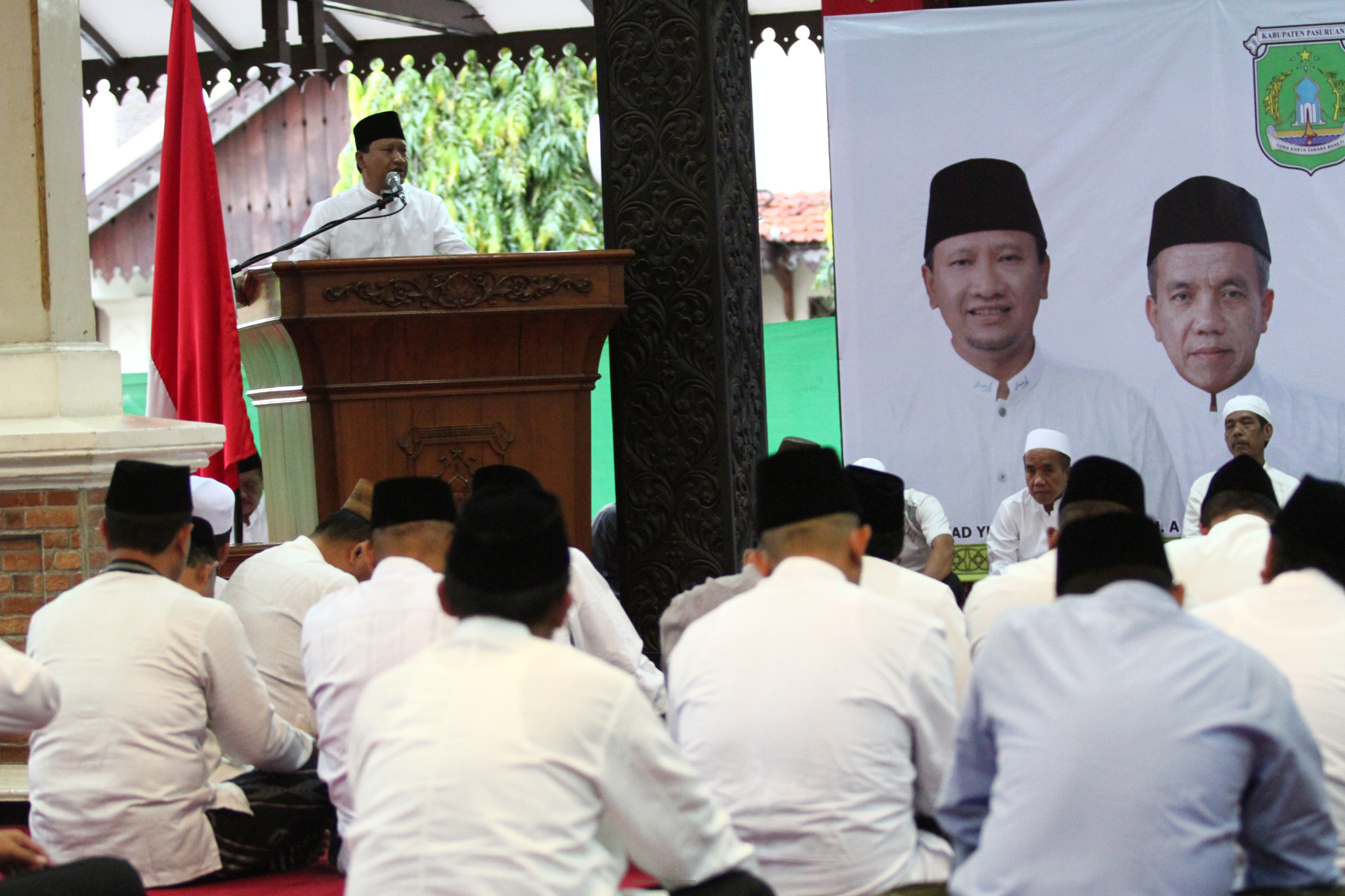 Perdana, Bupati Irsyad Yusuf Buka Puasa Bersama Para Kiyai Hingga Staf Pemkab Pasuruan 